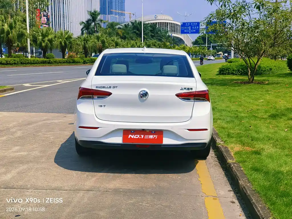 Buick Excelle — миниатюра 9