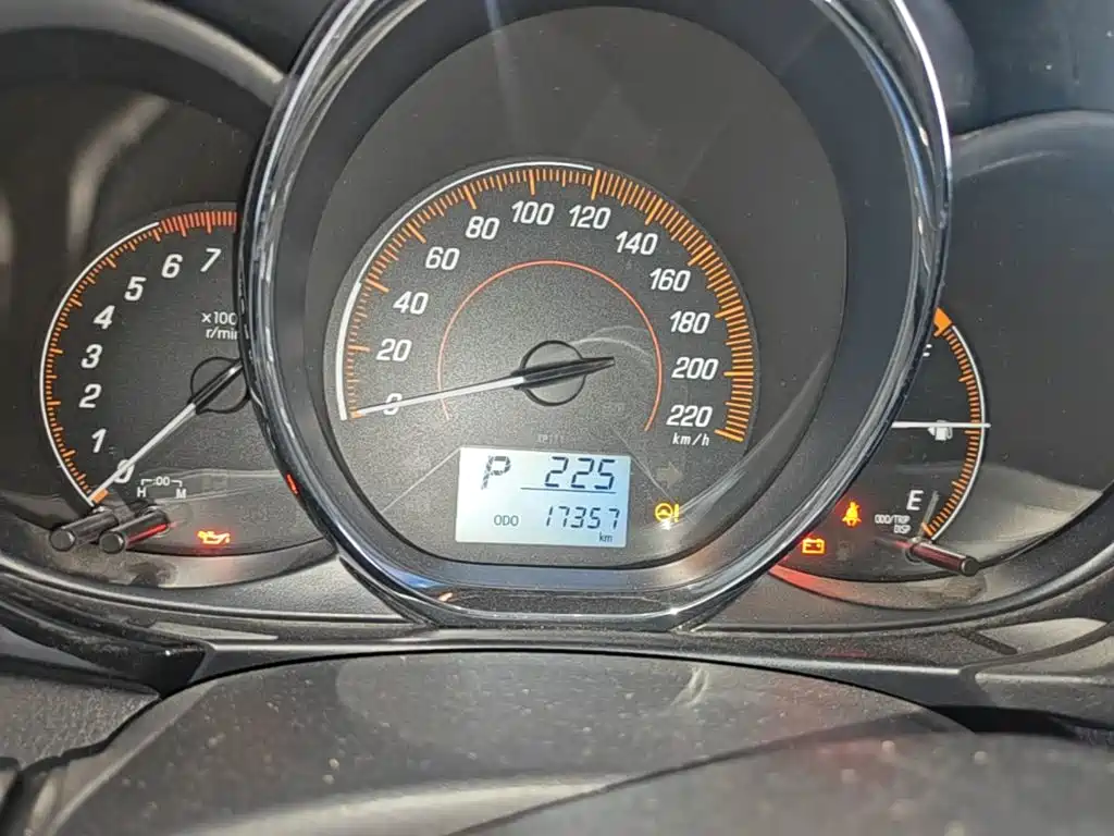 Toyota Yaris L — миниатюра 12