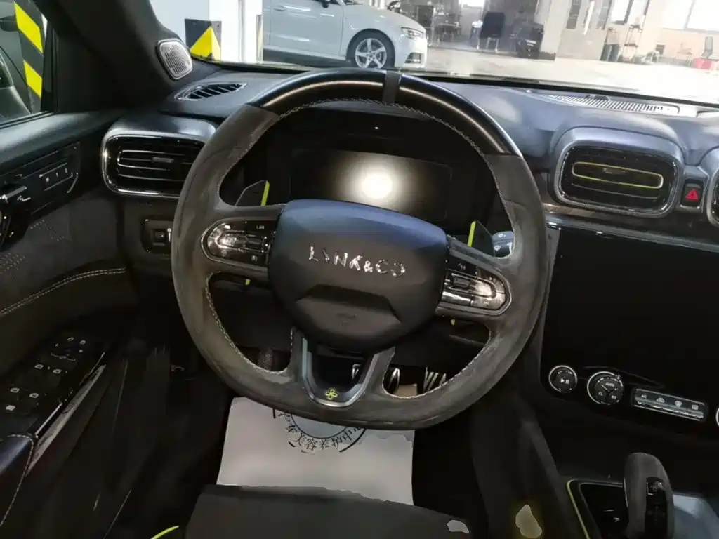 Lynk & Co 03 — миниатюра 11