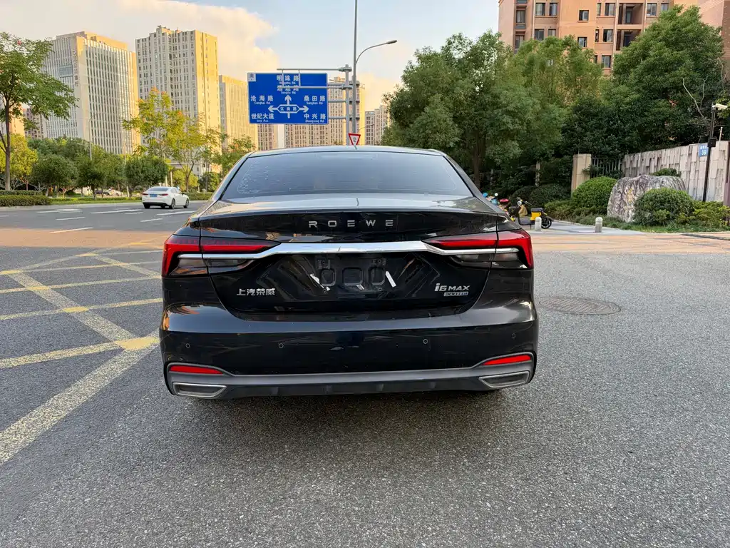 Roewe i6 MAX — миниатюра 10