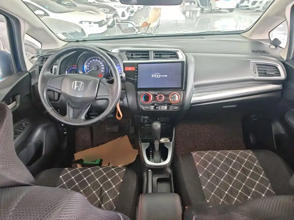 Honda Fit — миниатюра 10