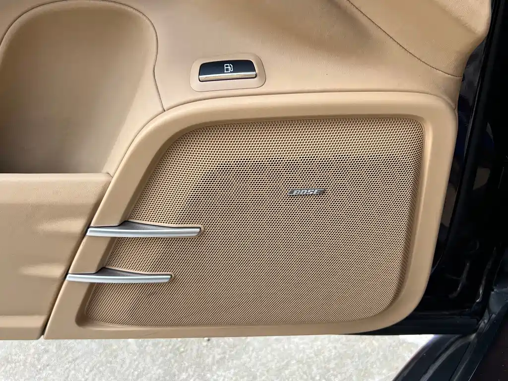 Porsche Cayenne Hybrid — миниатюра 8