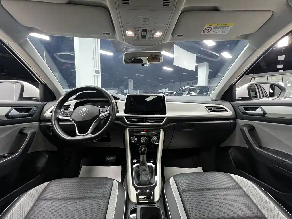 Volkswagen T-Roc — миниатюра 8