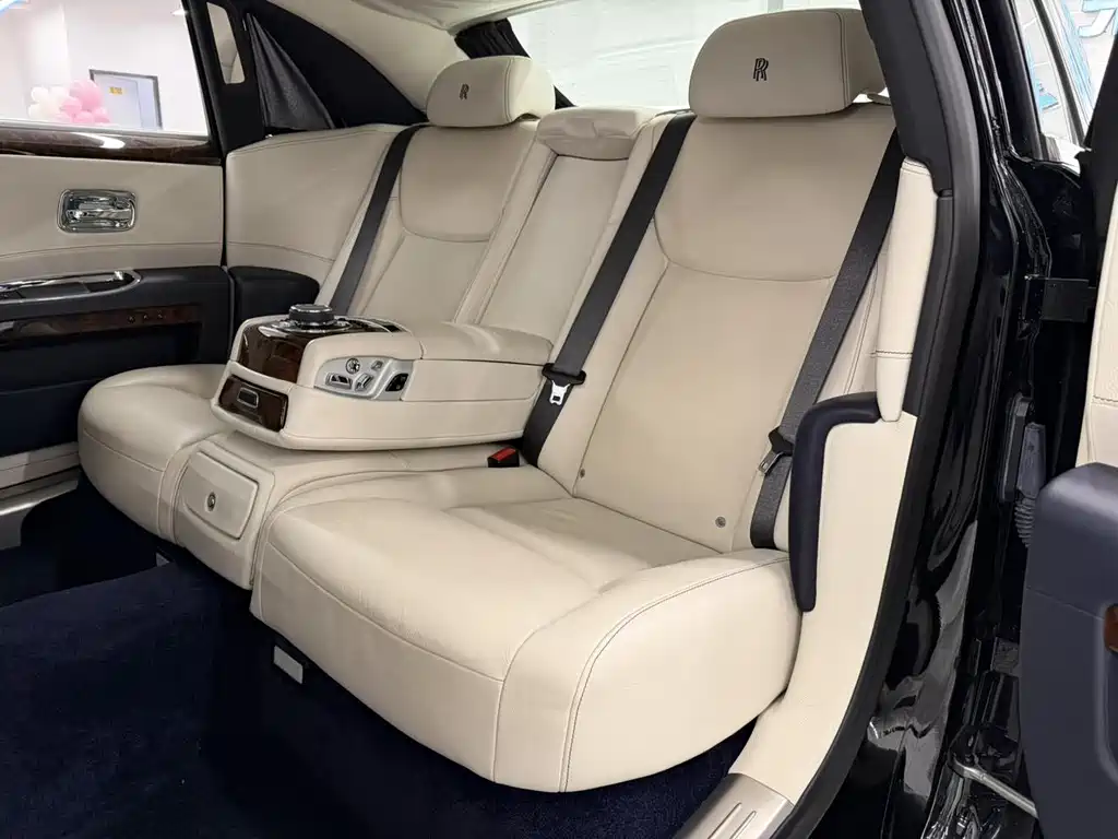 Rolls-Royce Ghost — миниатюра 12