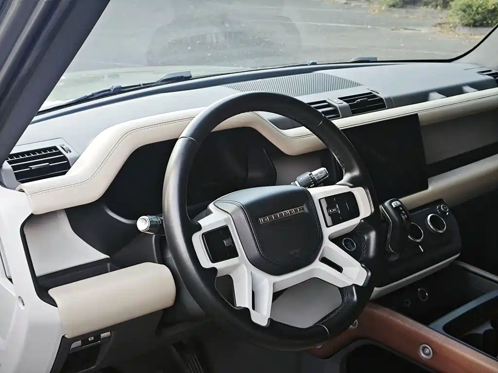 Land Rover Defender — миниатюра 13