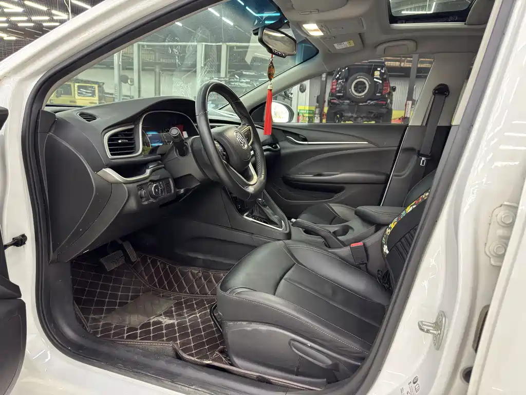 Buick Excelle — миниатюра 4