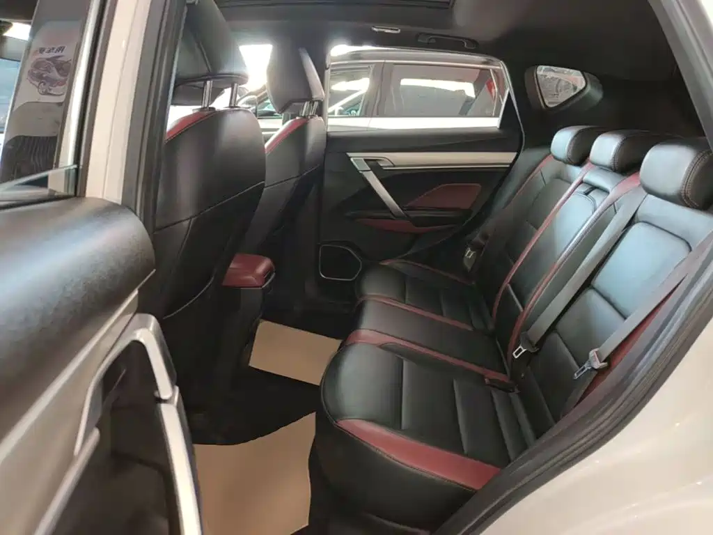 Geely Binyue — миниатюра 17