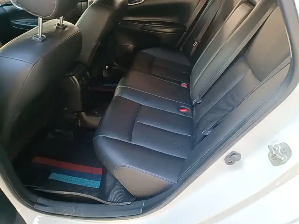 Nissan Sylphy — миниатюра 17