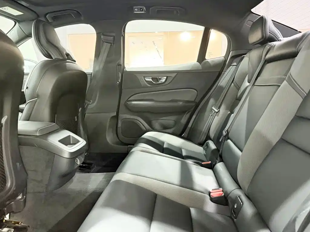 Volvo S60 — миниатюра 8