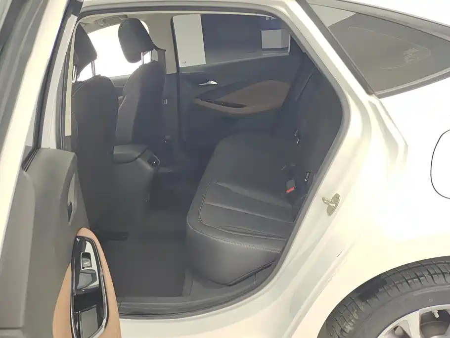 Buick Verano — миниатюра 11
