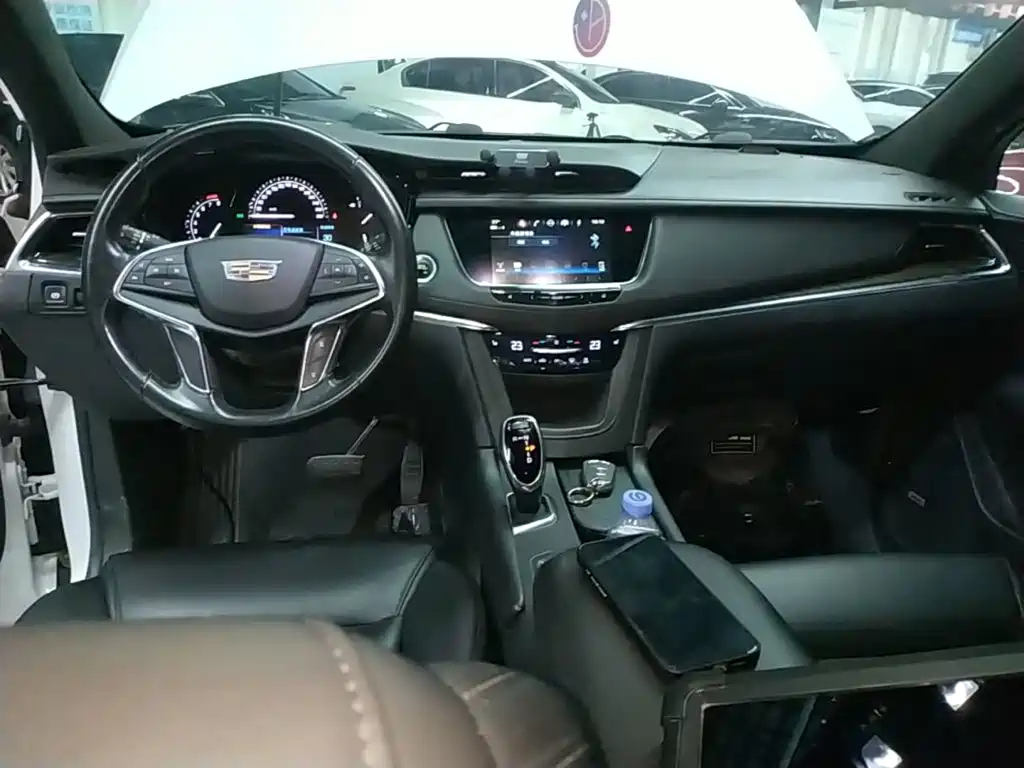 Cadillac XT5 — миниатюра 10