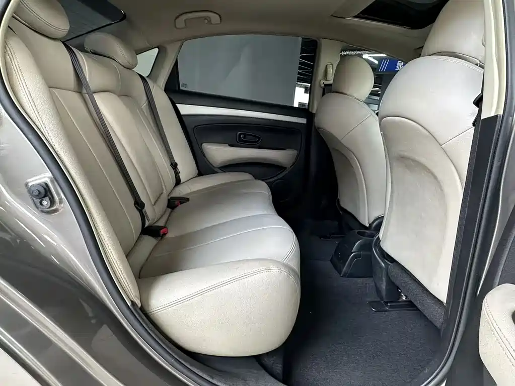 Nissan Sylphy — миниатюра 10