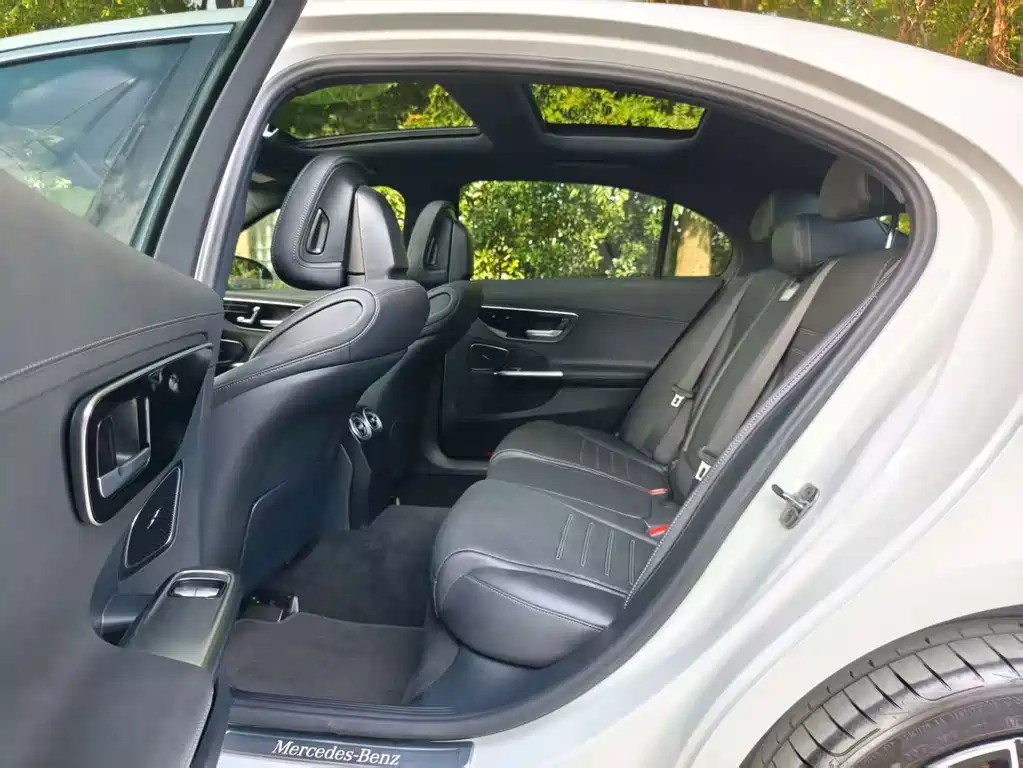 Mercedes-Benz C-Class — миниатюра 5