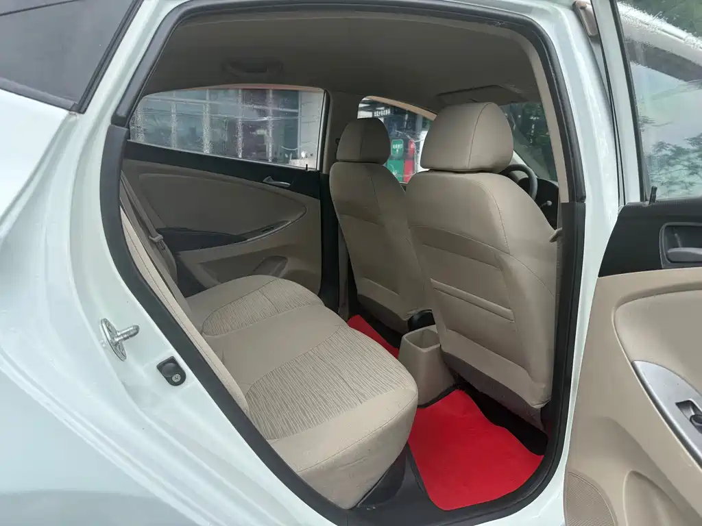 Hyundai Verna 1.4L Manual Smart Type GLS, фото 12