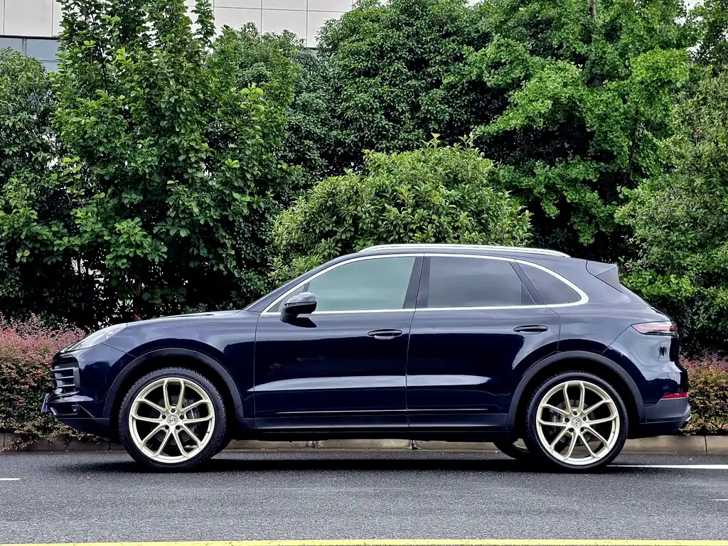 Porsche Cayenne — миниатюра 2
