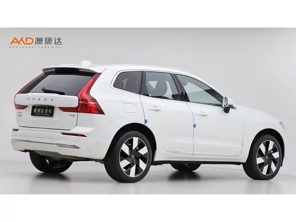 Volvo XC60 PHEV — миниатюра 3