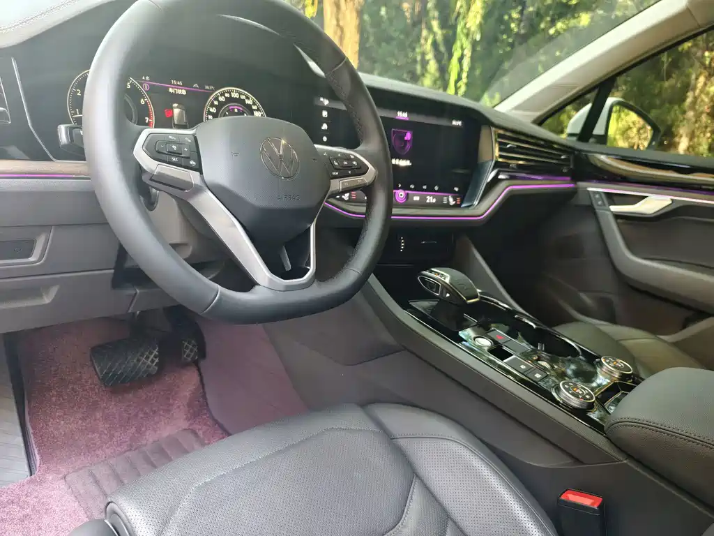 Volkswagen Touareg — миниатюра 10