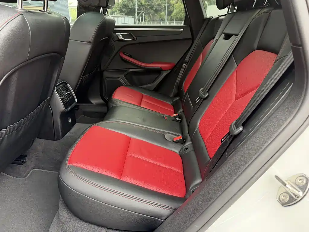 Porsche Macan — миниатюра 8
