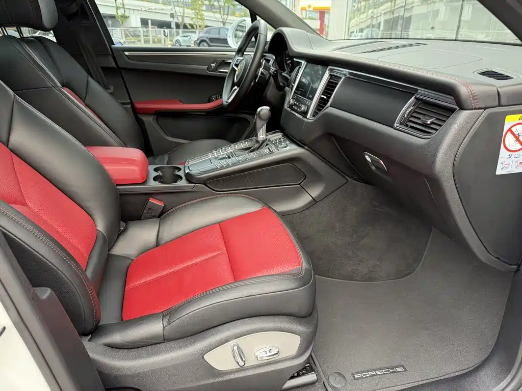 Porsche Macan — миниатюра 16