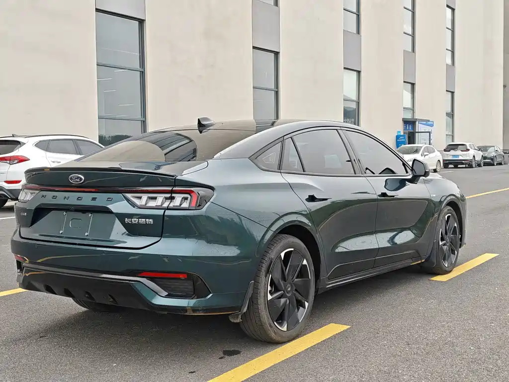 Ford Mondeo — миниатюра 6