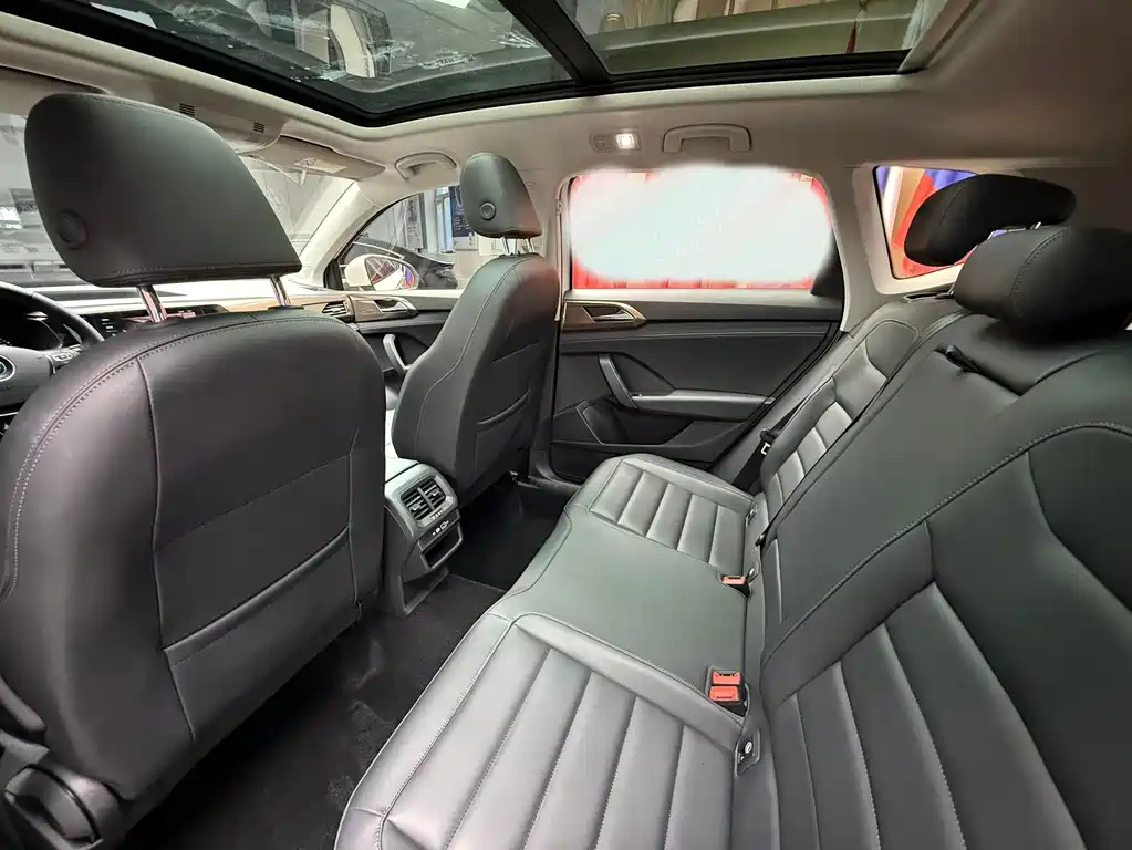 Volkswagen Tharu — миниатюра 10