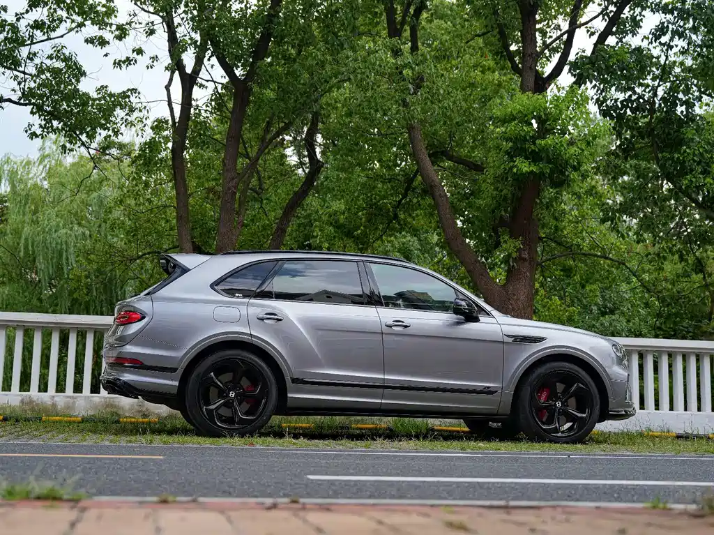 Bentley Bentayga — миниатюра 25