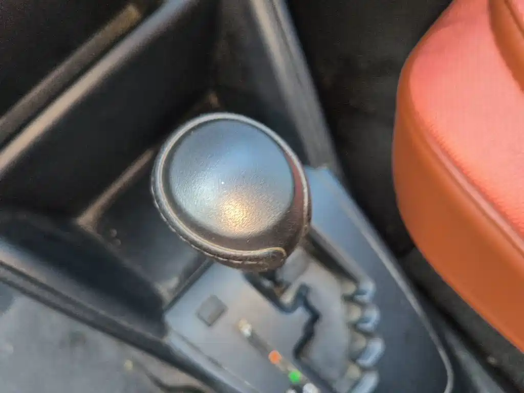 Toyota Yaris L — миниатюра 10