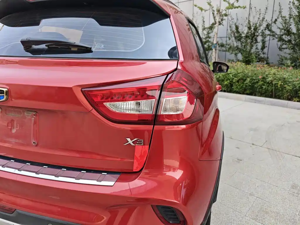 Geely Vision X3 — миниатюра 8