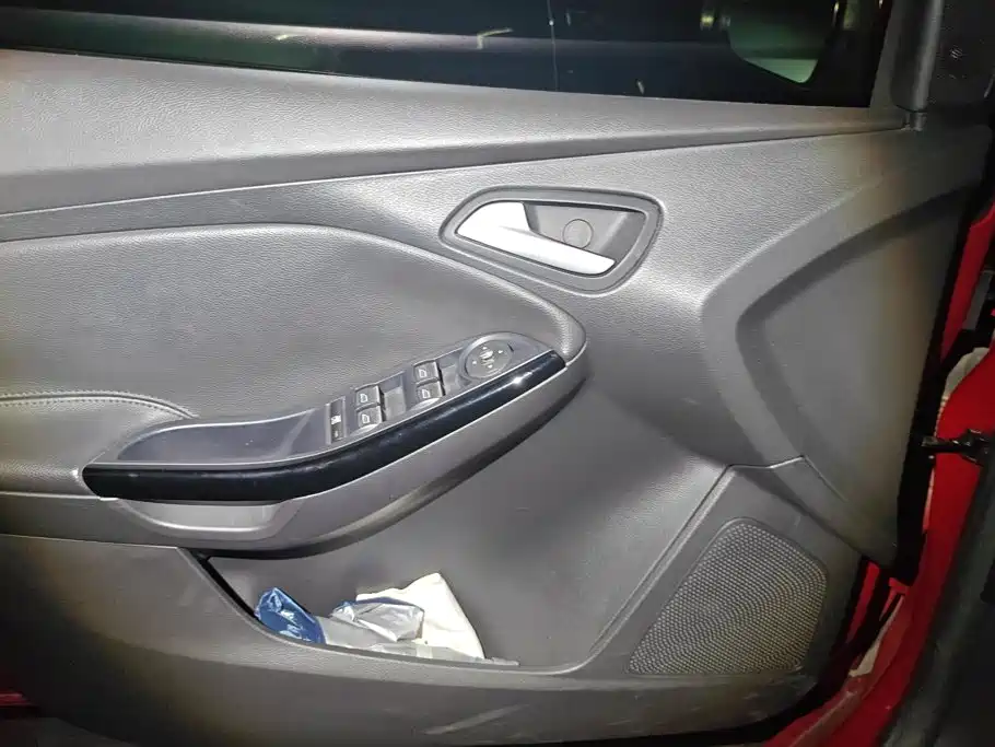 Ford Focus — миниатюра 7