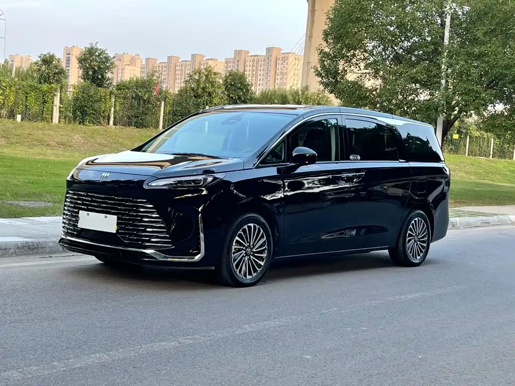 Buick GL8 Hybrid — миниатюра 2