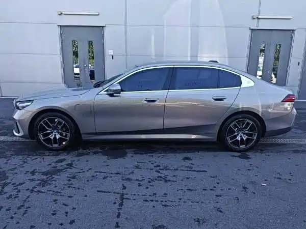 BMW i5 — миниатюра 4
