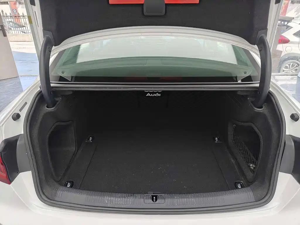 Audi A4L — миниатюра 7