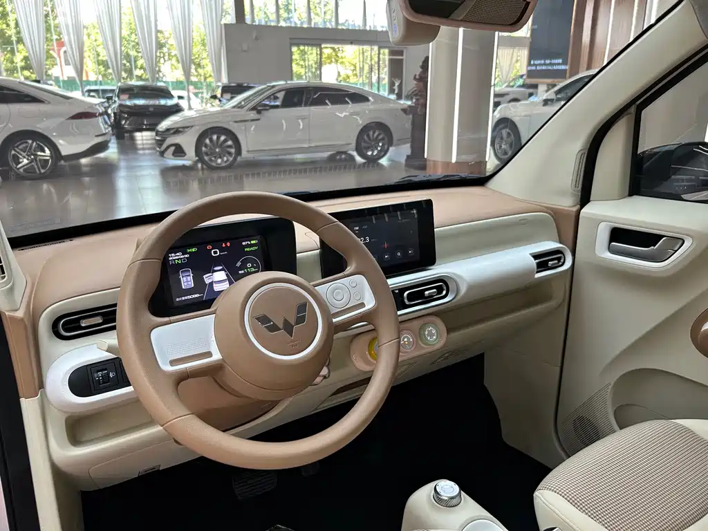 Wuling MINIEV — миниатюра 10
