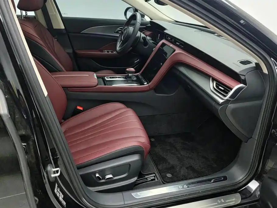 Hongqi Hongqi H5 — миниатюра 8