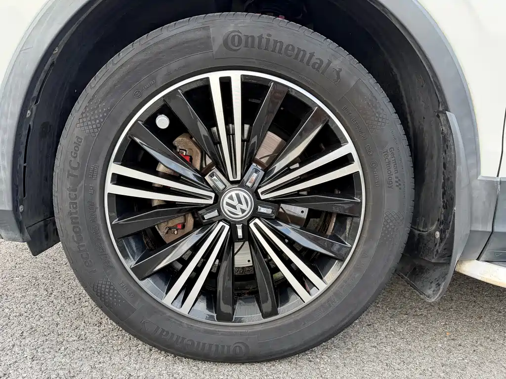 Volkswagen Tiguan L — миниатюра 23