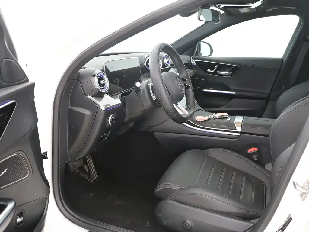 Mercedes-Benz C-Class — миниатюра 6