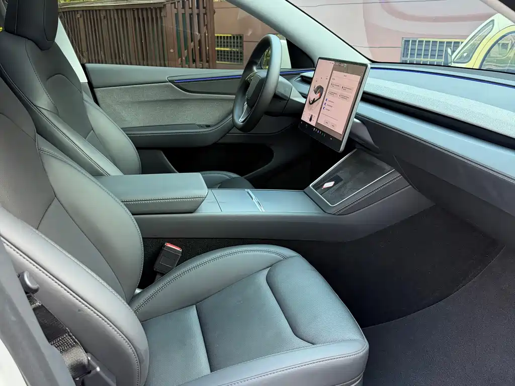 Tesla Model Y — фотографии объявления, Фото 15