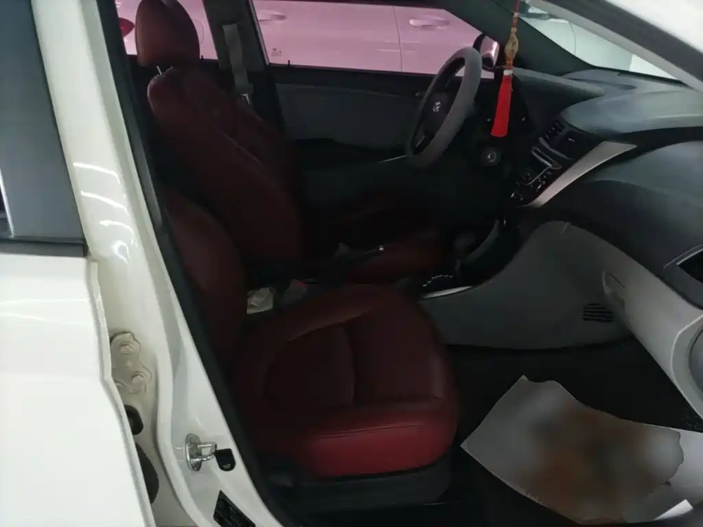 Hyundai Verna — миниатюра 25