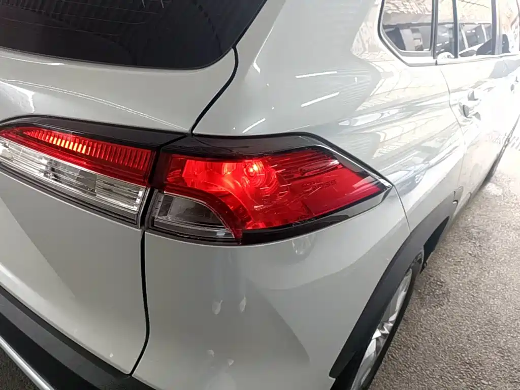 Toyota Corolla Cross — миниатюра 8
