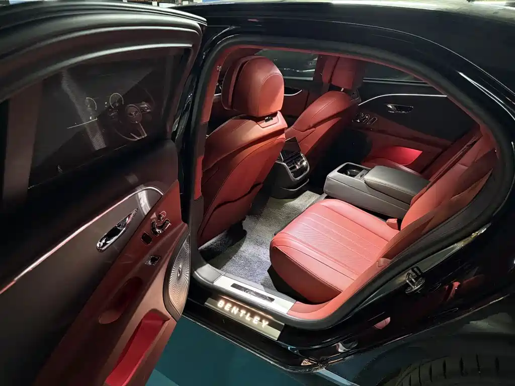 Bentley Flying Spur — миниатюра 4
