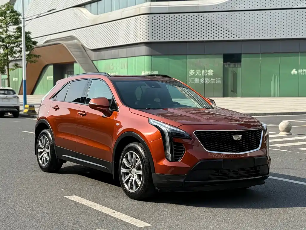 CADILLAC XT4
