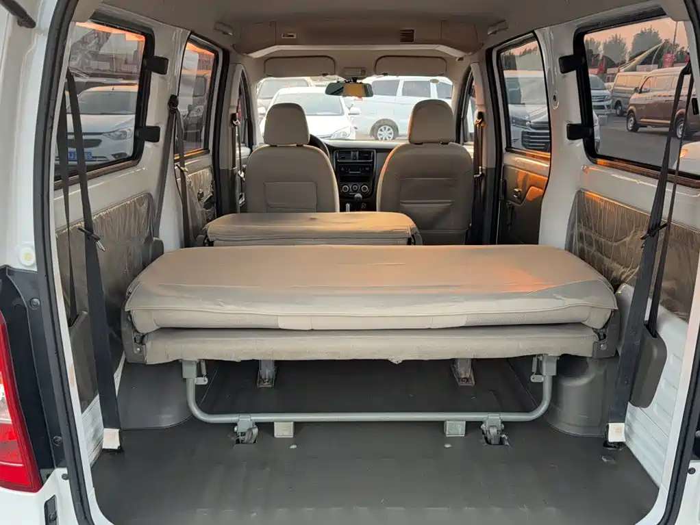 Wuling Rongguang V — миниатюра 11