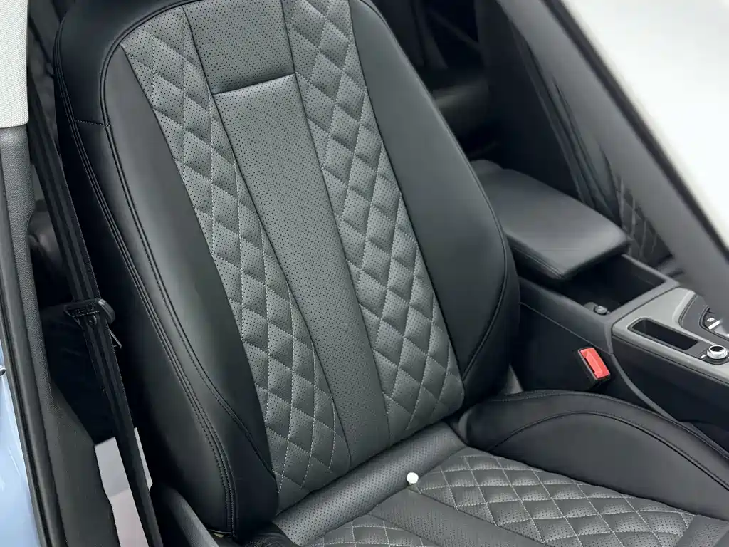 Audi A4L — миниатюра 5