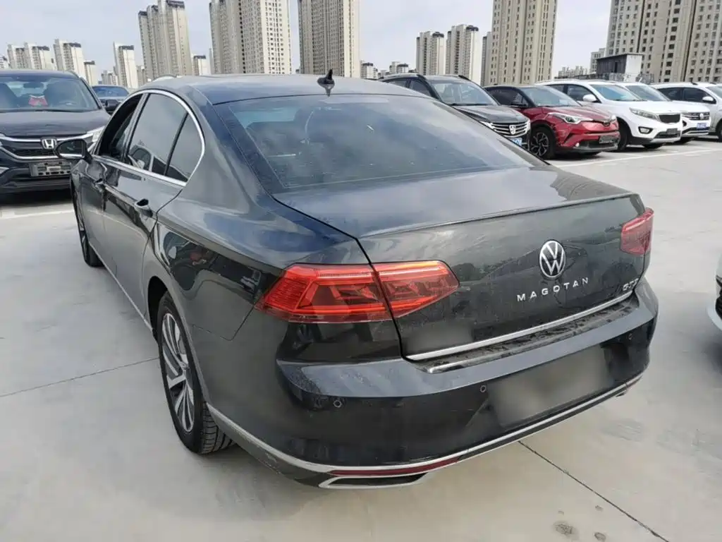 Volkswagen Magotan PHEV — миниатюра 5