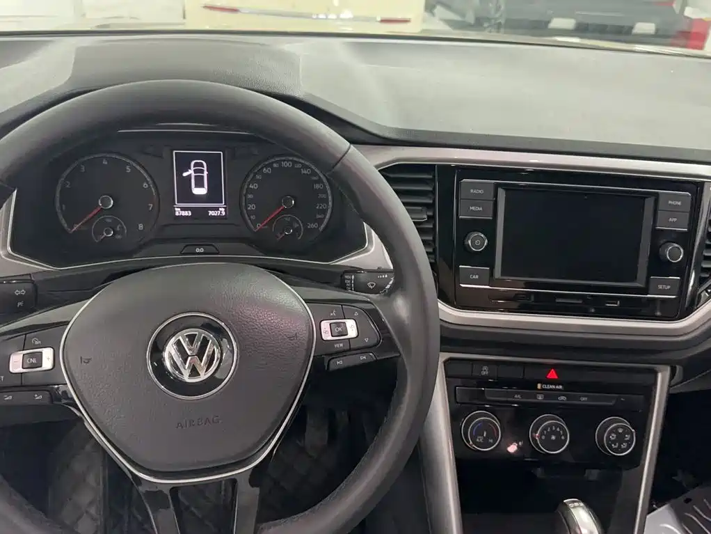 Volkswagen T-Roc — миниатюра 13