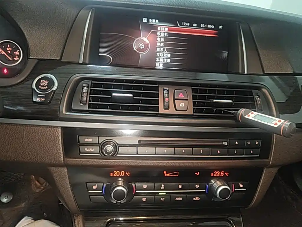BMW 5 Series — миниатюра 13