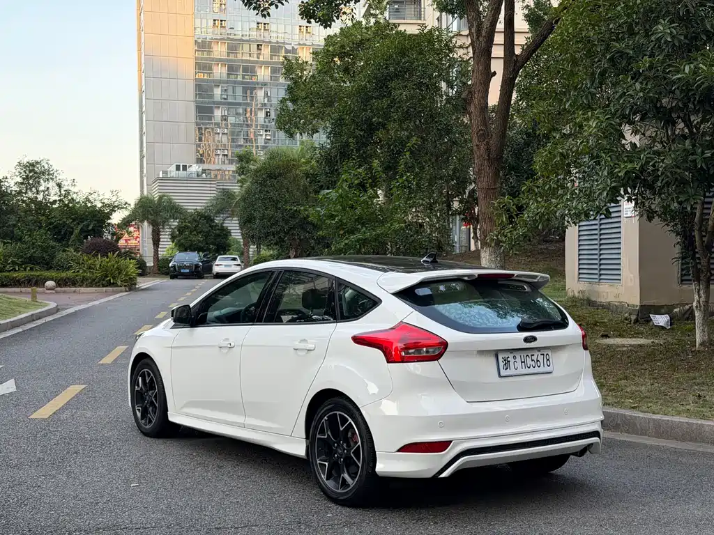 Ford Focus — миниатюра 6