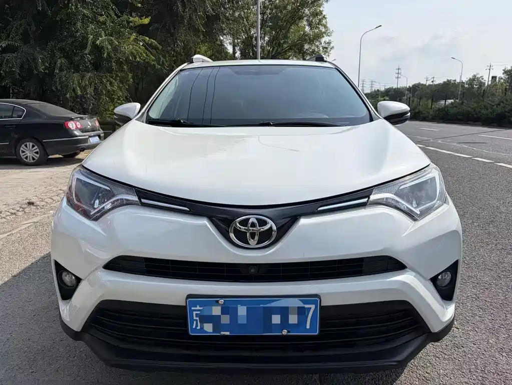 Toyota RAV4 — миниатюра 2