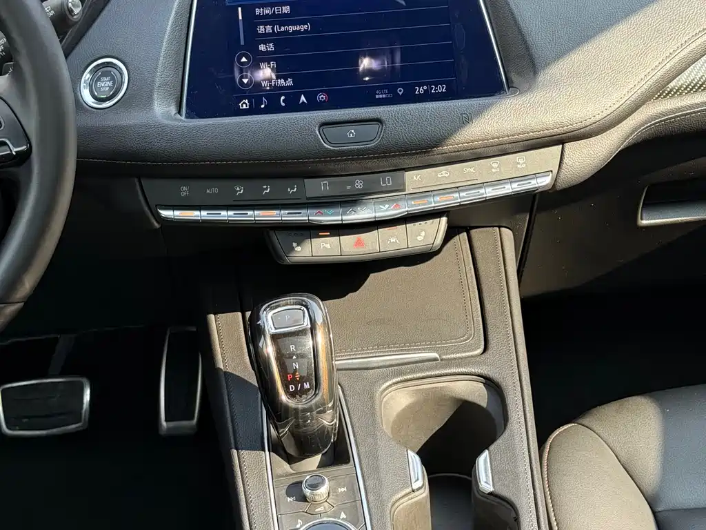 CADILLAC XT4
