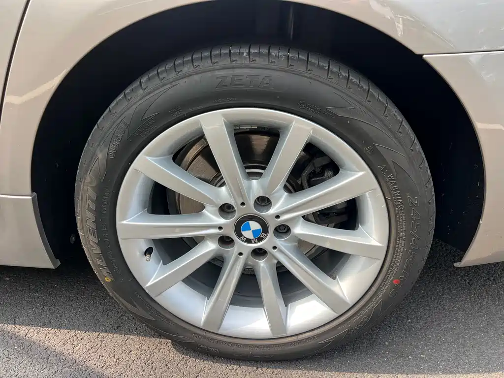 BMW 5 Series — миниатюра 16